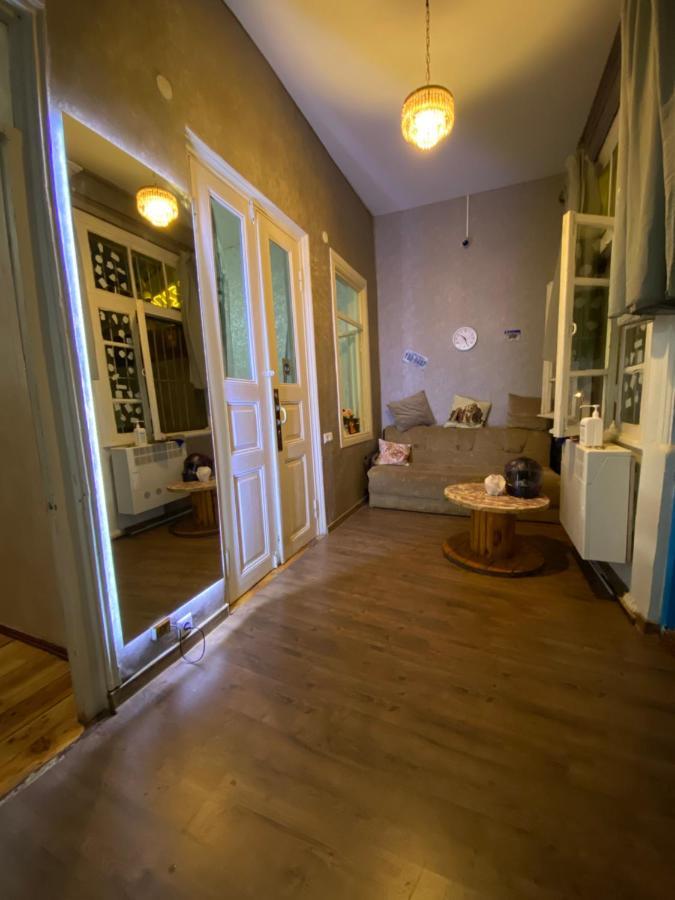 Traveler Hostel Tbilissi Extérieur photo